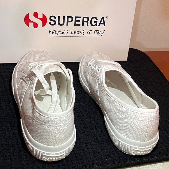 BRAND NWT- & BOX---SUPERGA 2750 Cotu Classic Sneakers White 6.5 - Picture 4 of 6